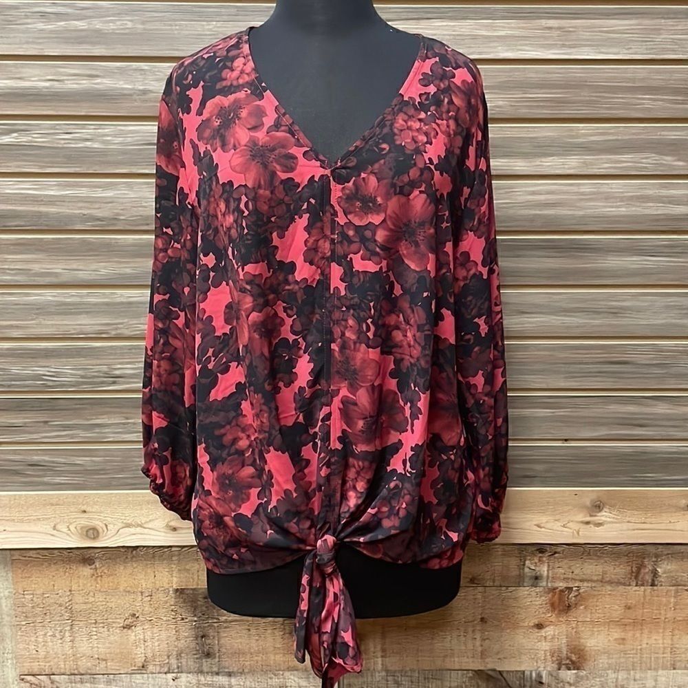 NWT Vince Camuto Red Black Floral Tie Front Top Size 2XL